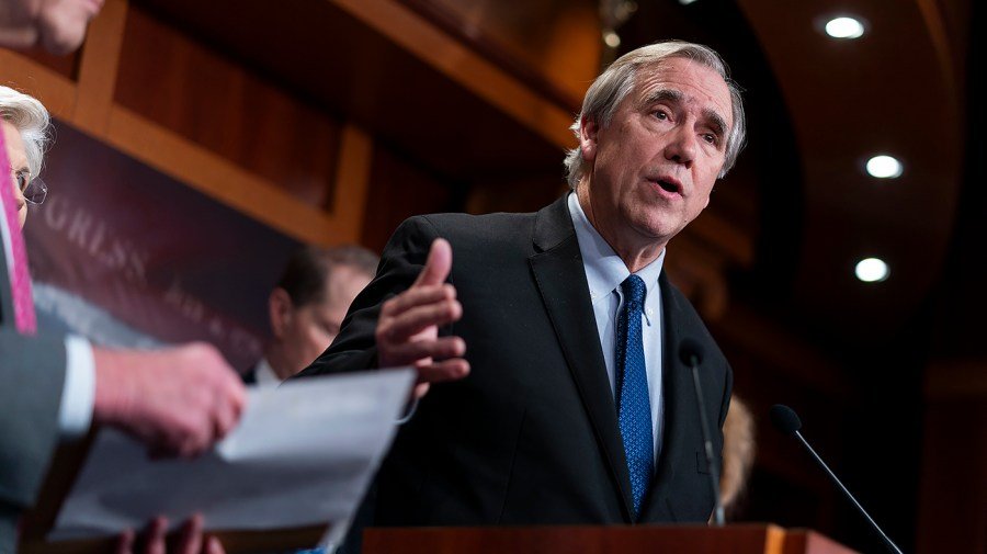 Oregon Sen. Jeff Merkley confirms he will run for reelection