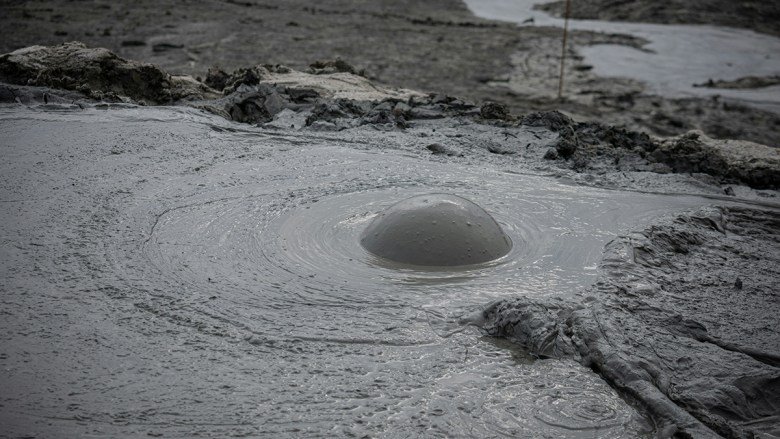 Mapping Mud Volcanoes in Shallow Seas