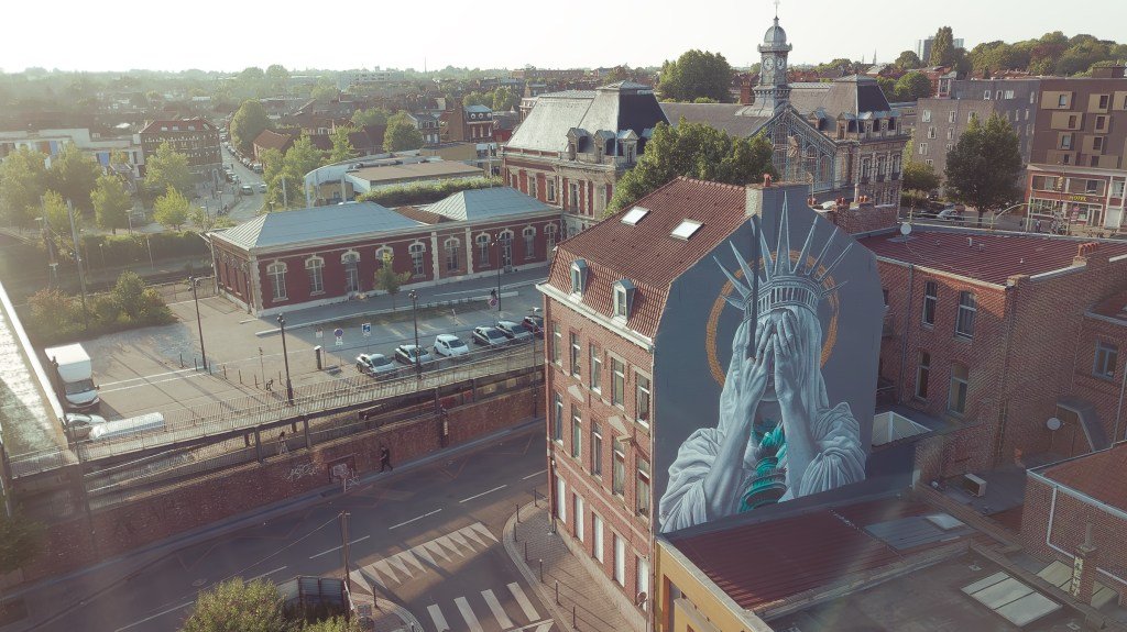 Massive Ashamed Statue of Liberty Mural Emerges in France