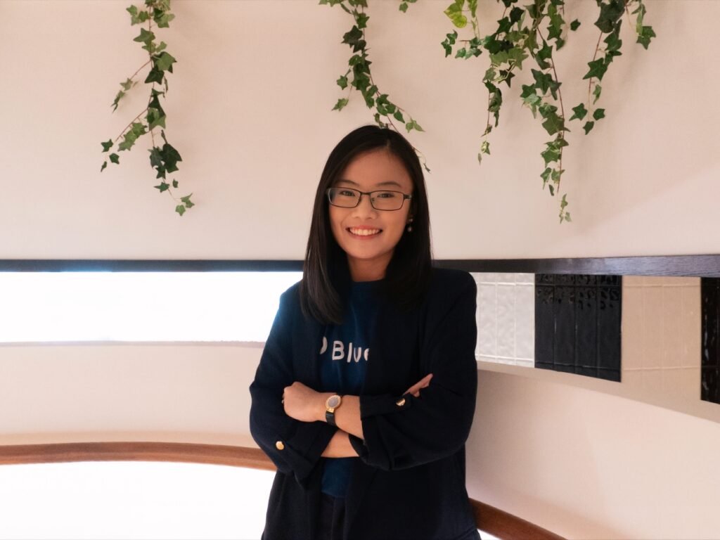 An ex-Bain consultant sick of copy-pasting translations just raised $1.5M for an AI startup. Here's her 15-slide pitch deck.