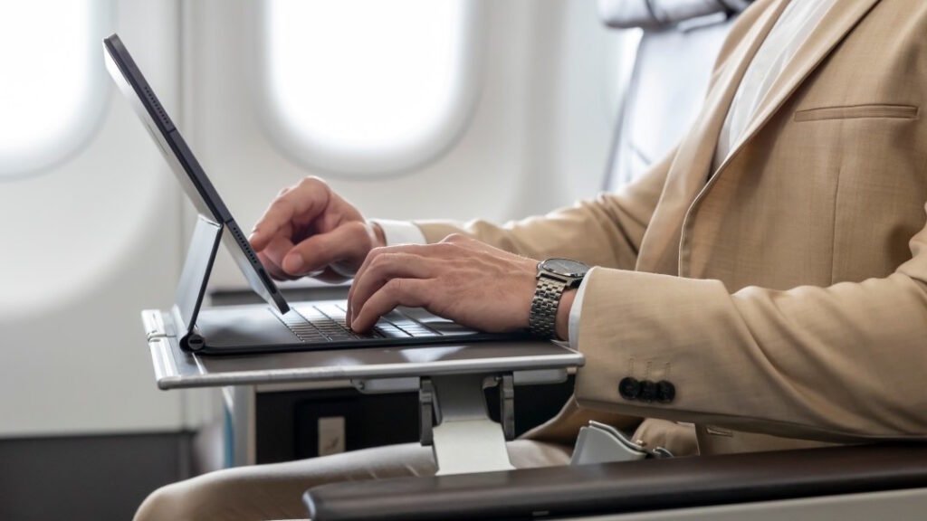 Frequently fly Alaska or Hawaiian? You can soon enjoy free in-flight Wi-Fi, thanks to T-Mobile