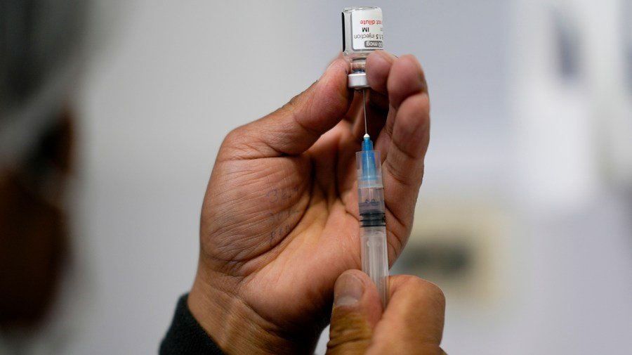 FDA could make it harder to get young kids a COVID shot