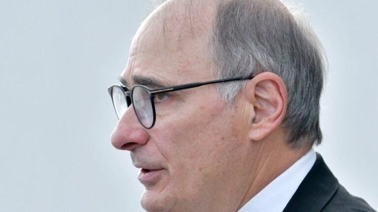Axelrod: Trump's red-carpet embrace of Putin may 'enrage a lot of Americans'