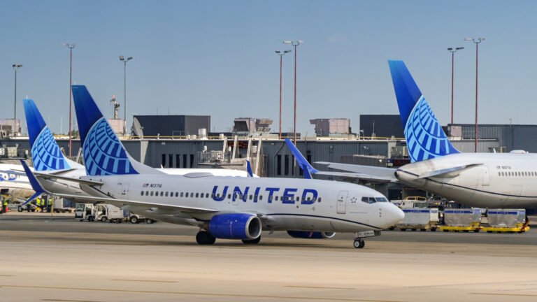 Man Scammed Out Of $17,000 After Calling United Airlines Customer Service