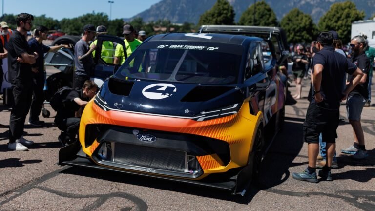 Ford SuperVan 4.2 Nabs A New Nürburgring Lap Record