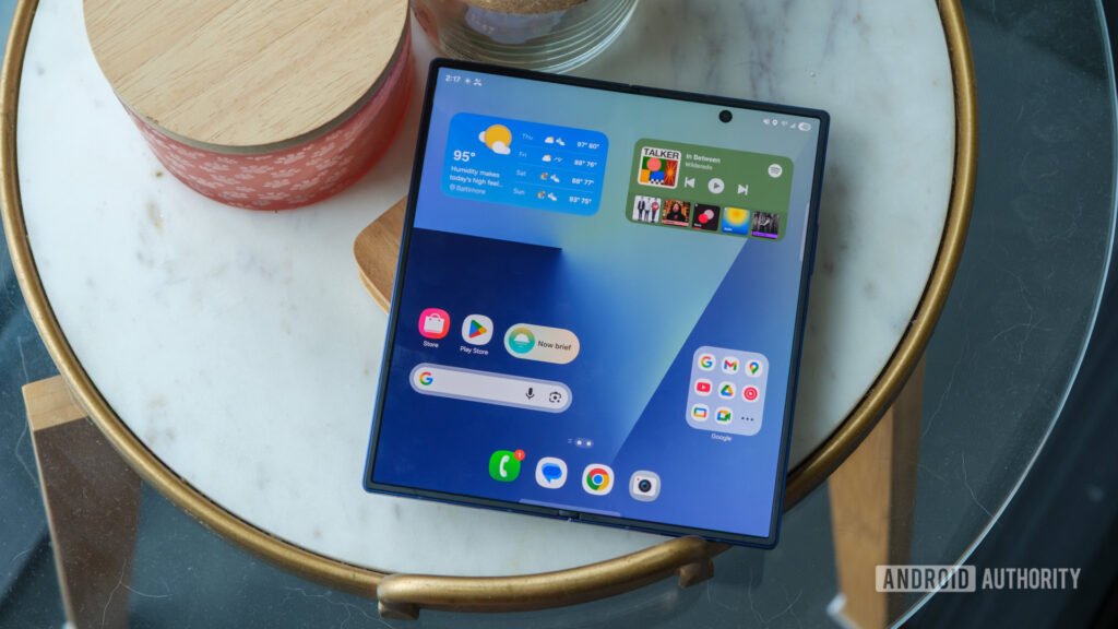 Today’s hottest foldable phones come from Samsung and Motorola