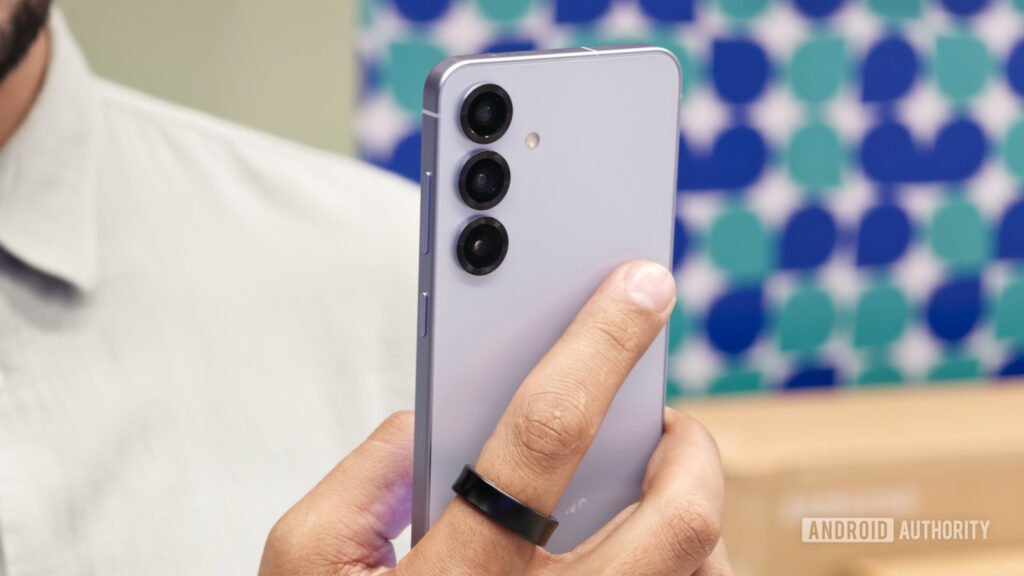 Samsung phones could finally get a native double-tap back gesture (APK teardown)
