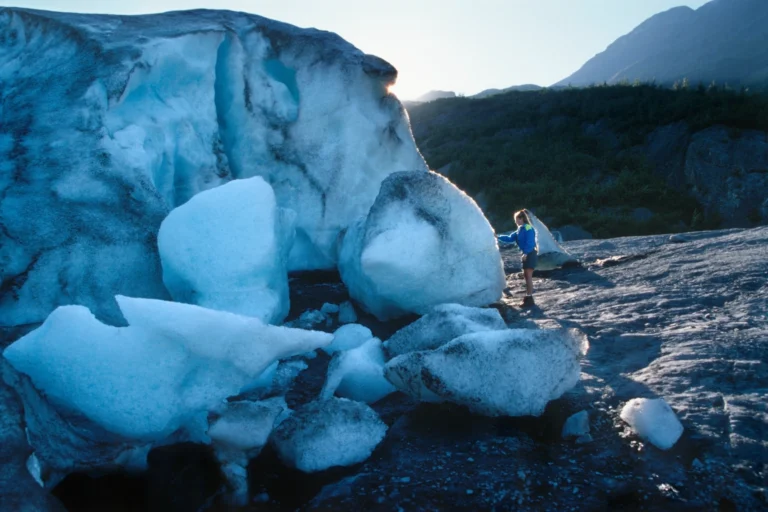 Best outdoor adventures in Alaska for wild beauty