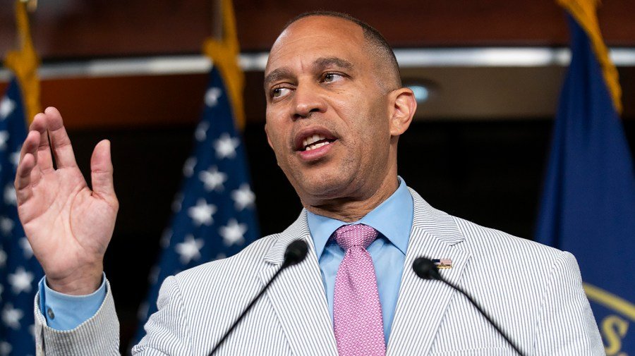 Jeffries: Dems will return to DC during recess to highlight lack of budget talks
