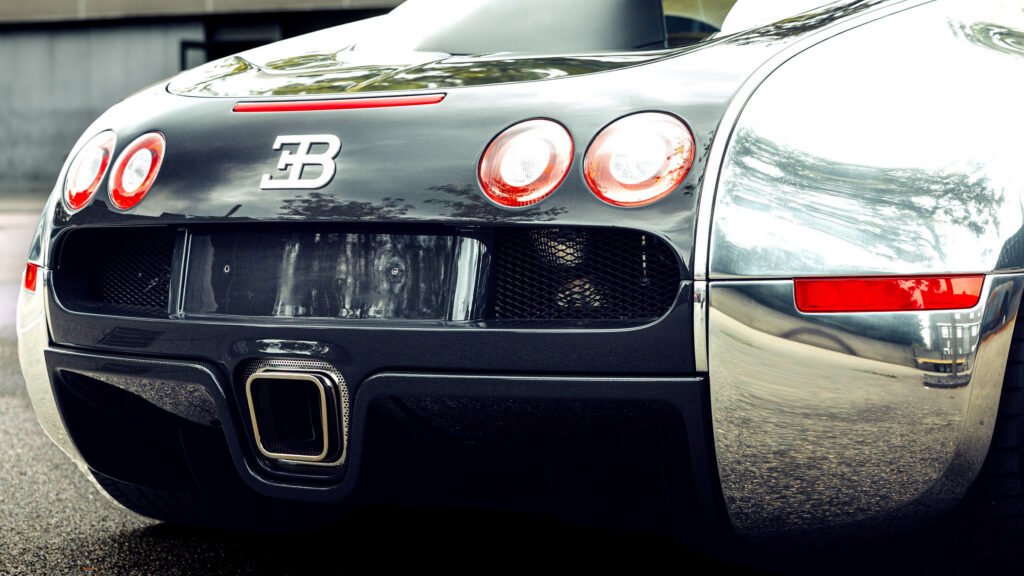This Mirror Finish Bugatti Proves Perfection Doesn’t Need Color