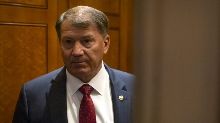 Rank-and-file senators in both parties seek breakthrough on shutdown