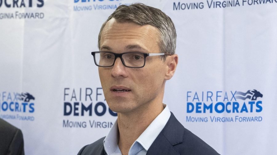 Democrat presses Comer to have Vought testify on federal firings