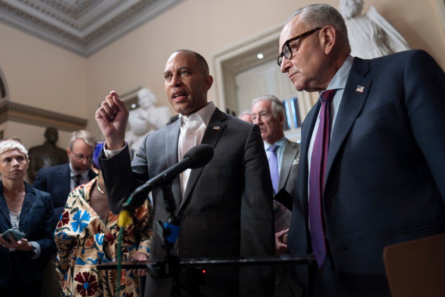 Watch: Schumer, Jeffries hold news conference amid government shutdown