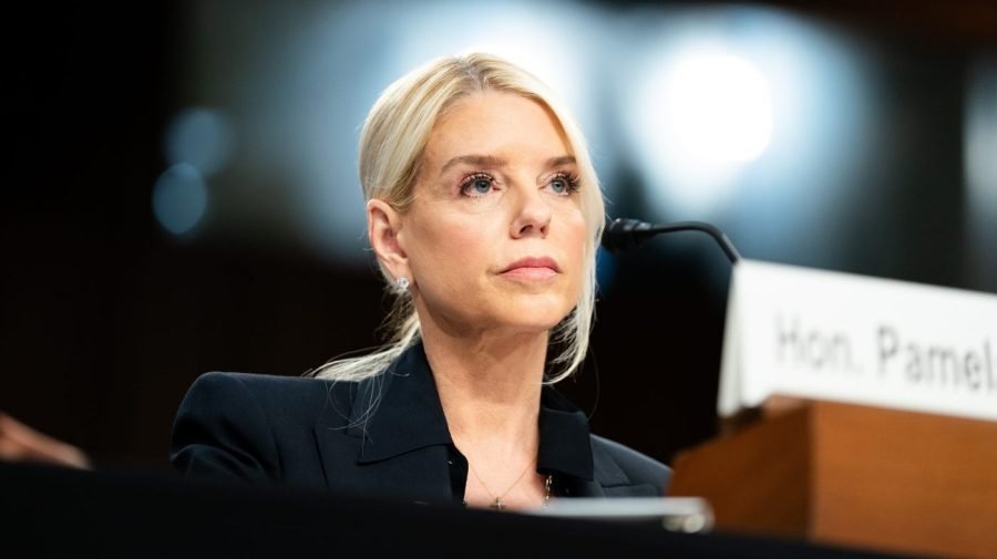 Facebook scraps ICE lookout page