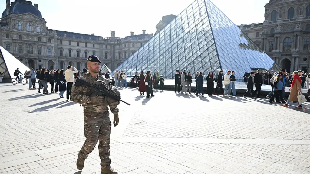 After the Louvre heist, U.S. museums grapple with how to remain accessible