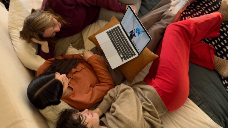 The latest Apple MacBook Air drops back to its record-low price ($200 off)