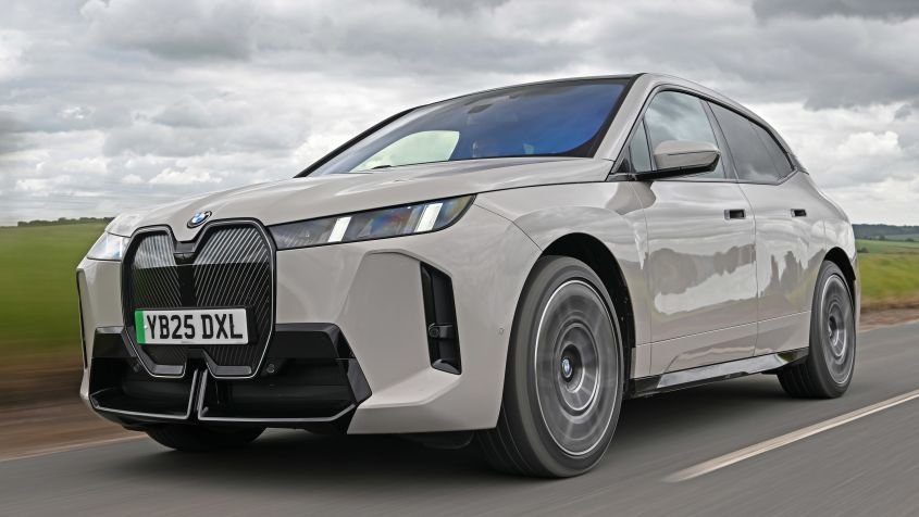 BMW iX 2025 UK - pictures