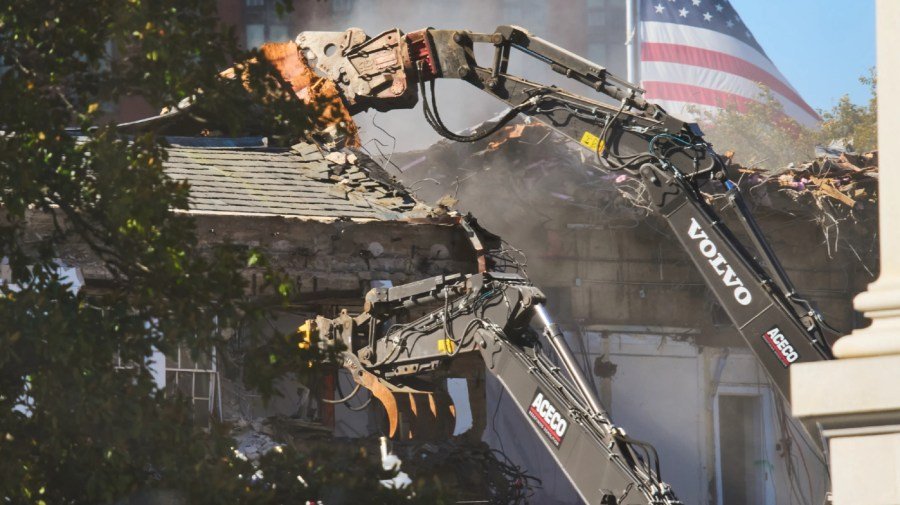 Hawley on criticism of White House demolition: ‘Give me a break’