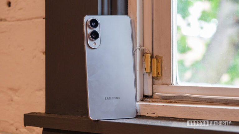 Catch a massive $490 discount on the Samsung Galaxy S25 Edge with 512GB