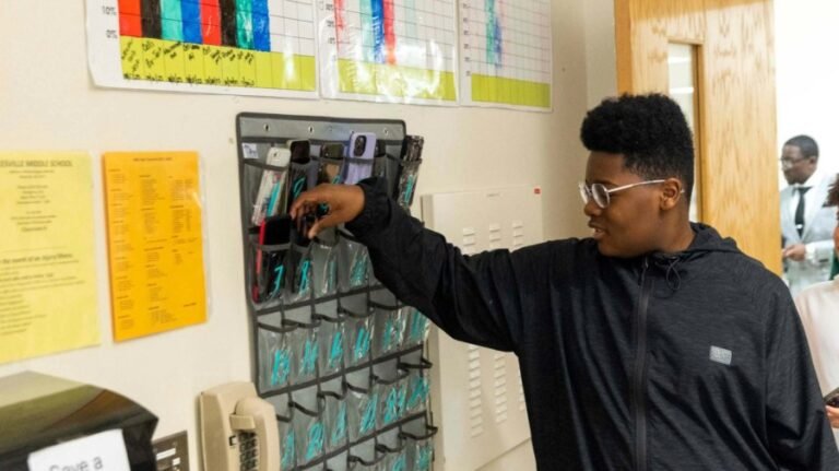 New York's cell phone ban in schools is actually working