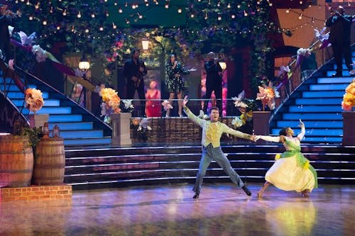 'Dancing With The Stars' Is So Back & It's The Dopamine Boost We Needed