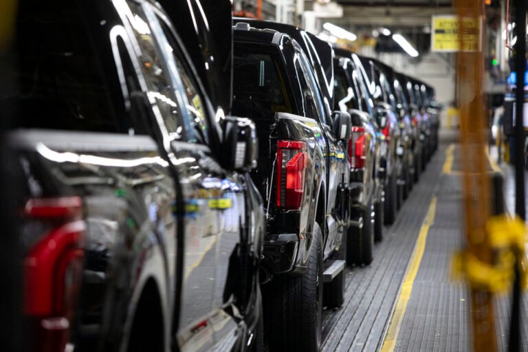 Senator Previews Plan to Ease U.S. Automaker Tariff Woes