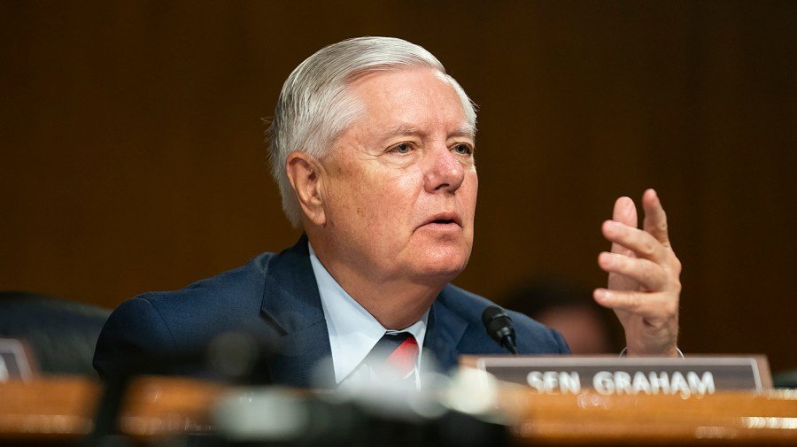 Graham says lawmakers to be briefed on potential Venezuela land attack