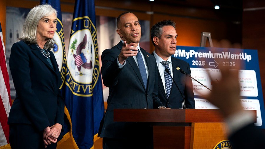 Jeffries bashes GOP over new policy limiting Pentagon talks with Congress