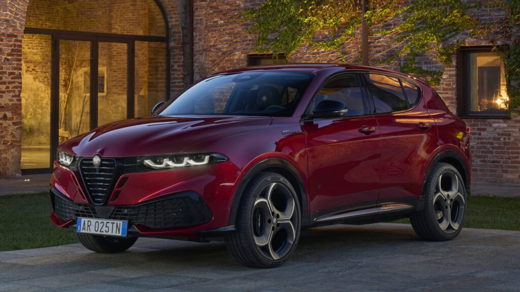 Refreshed 2026 Alfa Romeo Tonale Drops Hybrid, Adds Sick-Ass Tri-Spoke Wheels