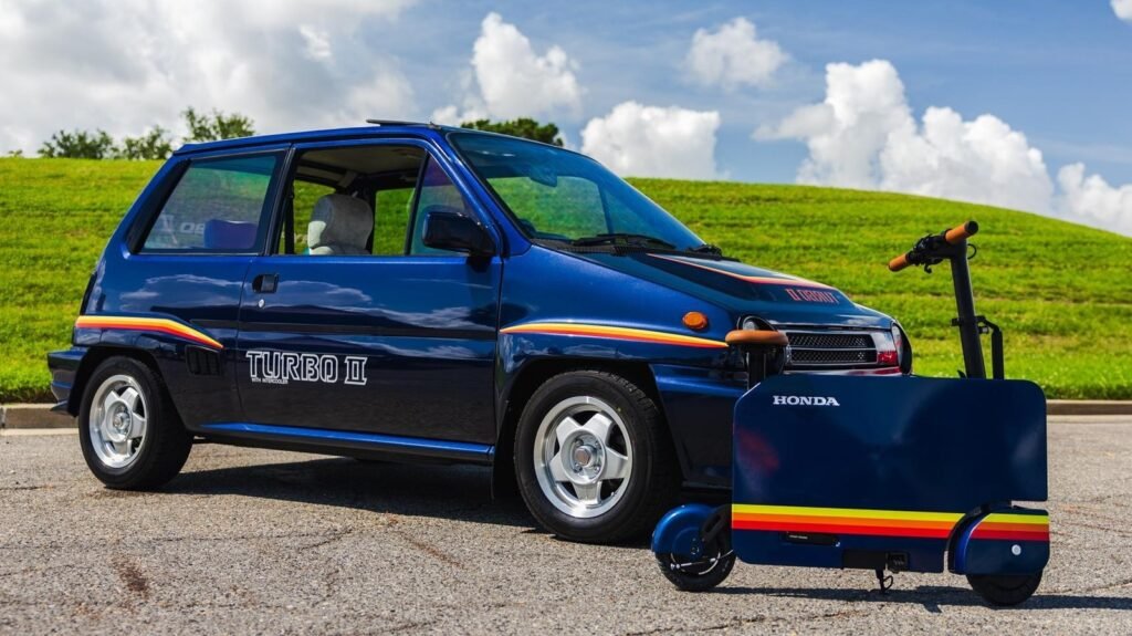 Showroom-Fresh 1983 Honda City Turbo II Is Up For Auction With A Color-Matched Motocompacto