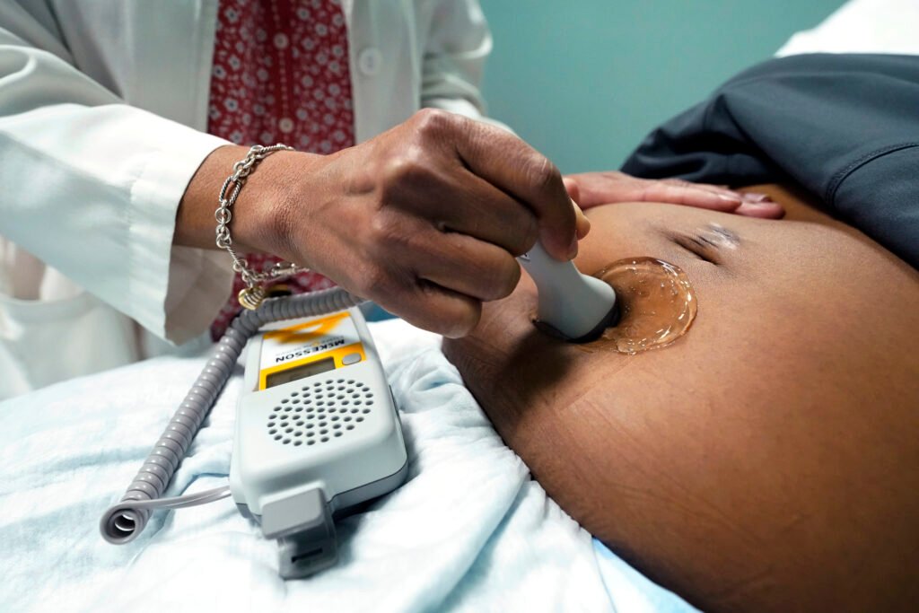 Behind Trump’s Tylenol warning: A lack of data on how drugs affect pregnant women