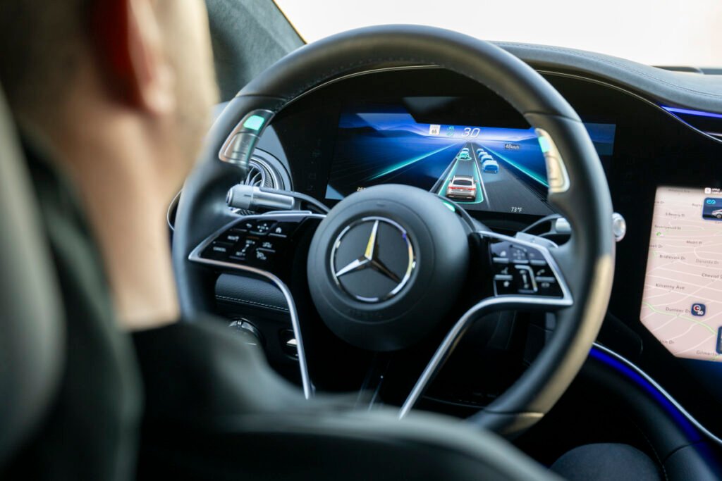 Self-Driving Mercedes S-Class is a Threat BMW Can’t Ignore