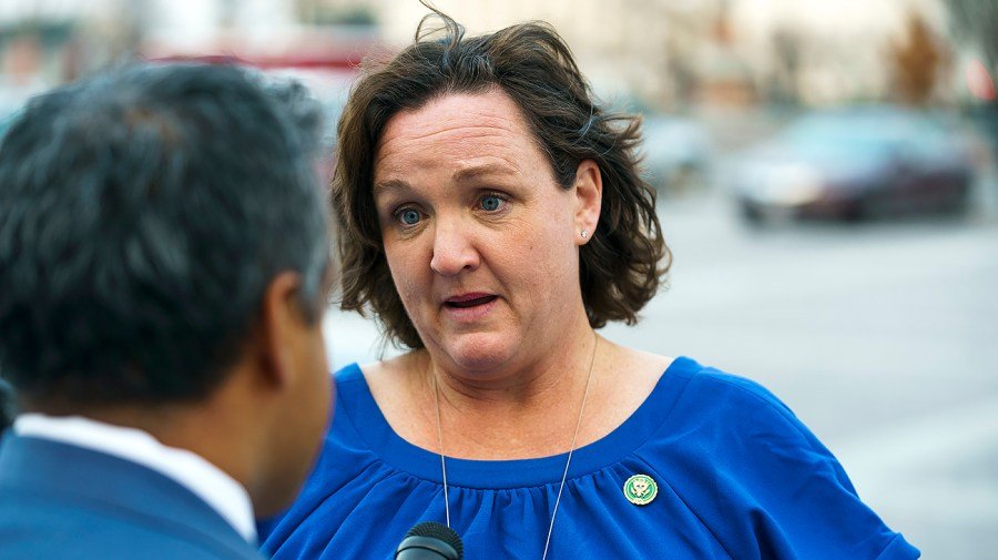 Porter snaps at staffer in video: 'Get out of my f---ing shot'