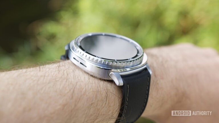 It’s official: Google’s Clock app is dropping support for non-Pixel smartwatches