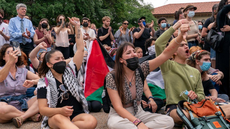 Judge blocks Texas law restricting speech on college campuses at night
