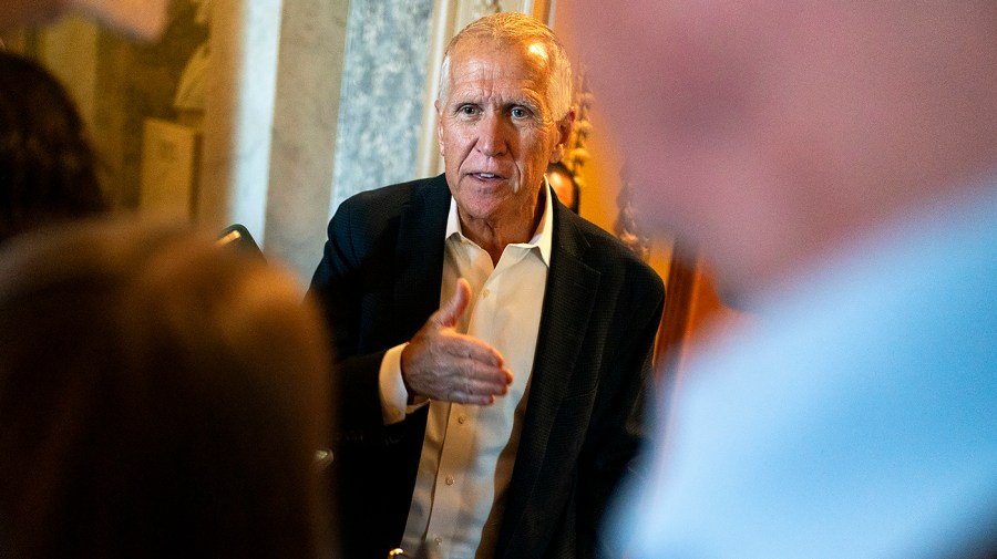 'Horrible' message: Republican slams White House threat to withhold furloughed workers' back pay