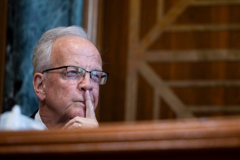 Lawmakers bemoan Trump’s latest power grab: Troop pay