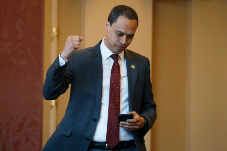 ‘I'm ashamed’: Virginia’s Jones apologizes during debate for violence-themed texts