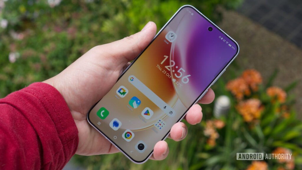 If the Galaxy S26 leaks are true, I’d tell small phone fans to buy this instead