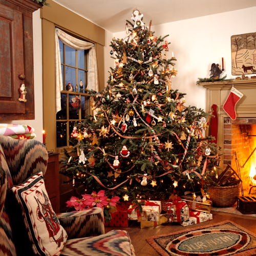 19 '90s-Inspired Christmas Decorations To Give You A Cozy, Whimsical Vibe