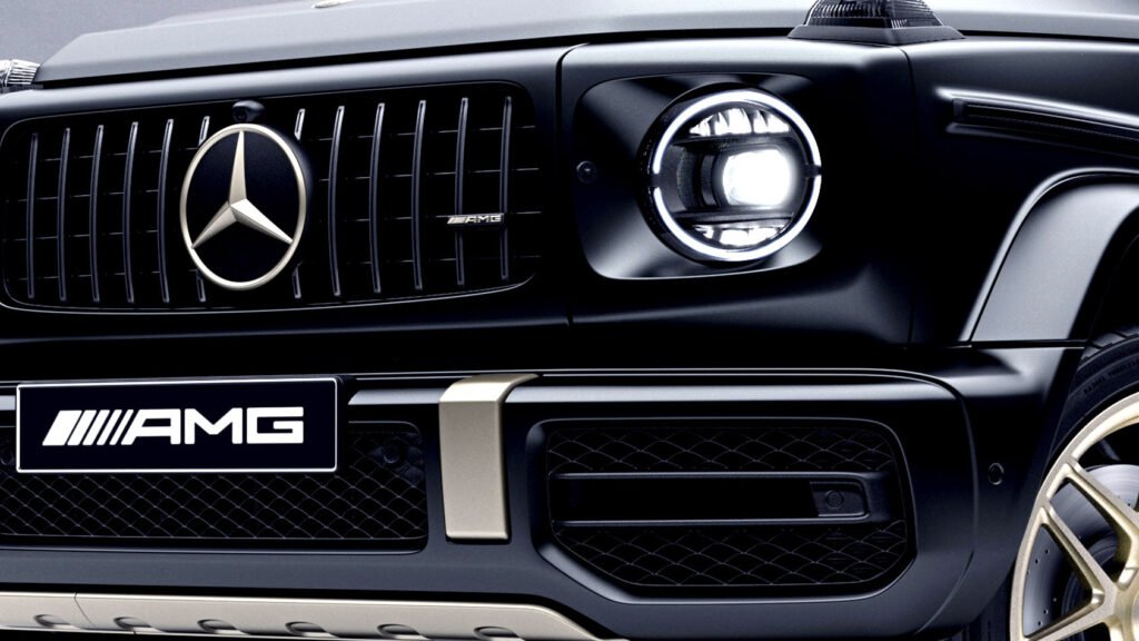 Reportedly Unlicensed Driver Destroys Rental G-Class So Bad Chassis Rips Away From Body