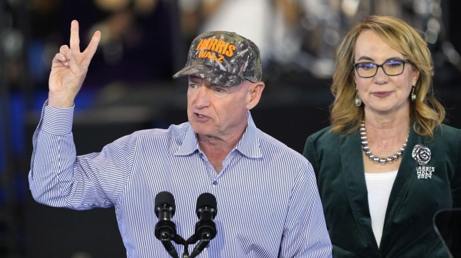 Mark Kelly calls Hegseth 'totally unqualified': 'It is so ridiculous'