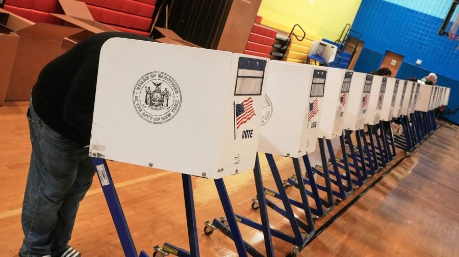 When do the polls open, close? 