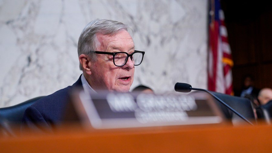 Senate Democrats introduce bill to strike down $500k phone record provision