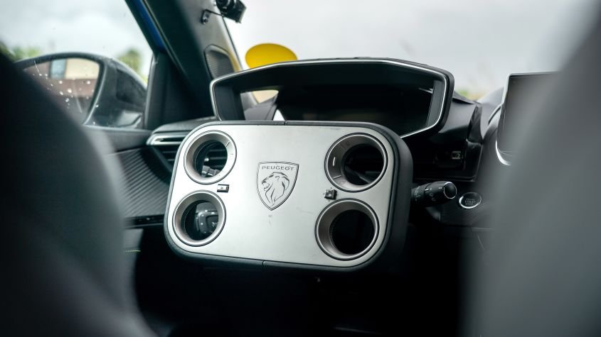 New Peugeot Hypersquare review: the future of the steering wheel?