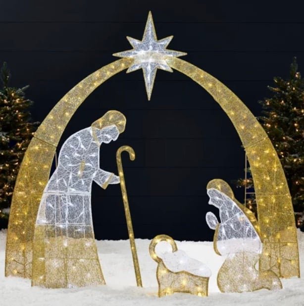Up to 60% off Holiday Decor, Outdoor Inflatables & Artificial Trees at Target Today!