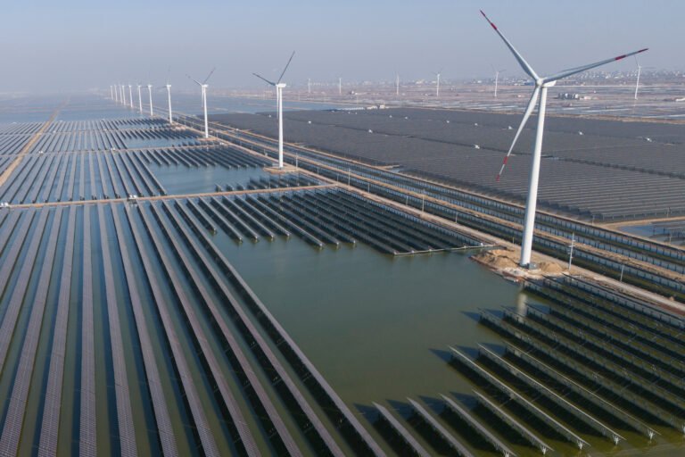 China strides into US-sized gap at climate talks