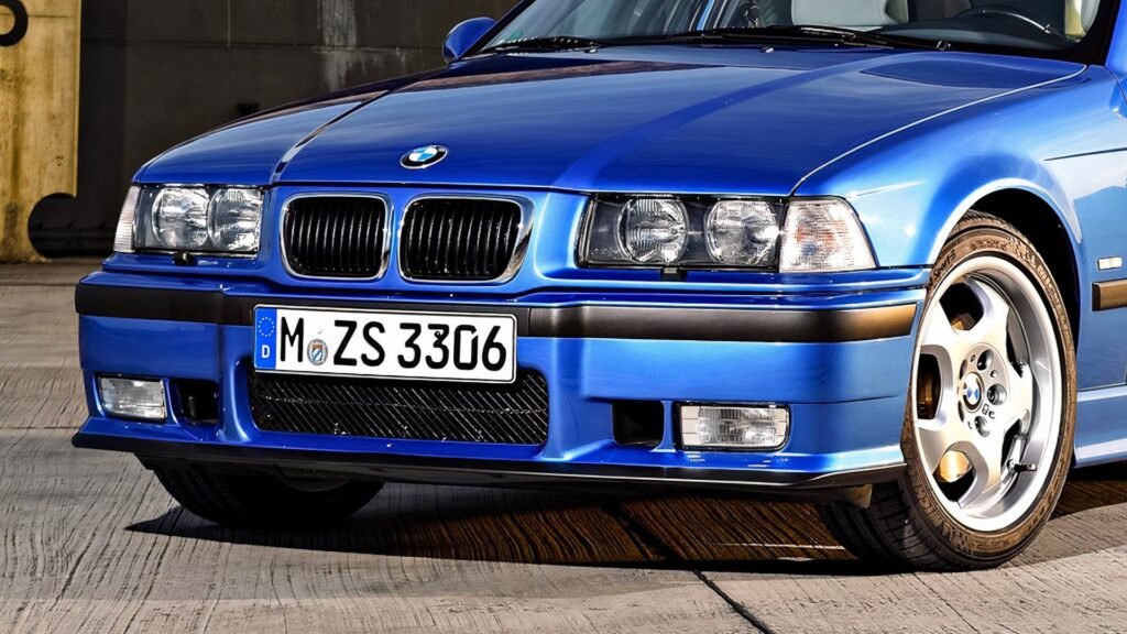 BMW E36 M3 vs Acura NSX: 90s Power-Density Showdown