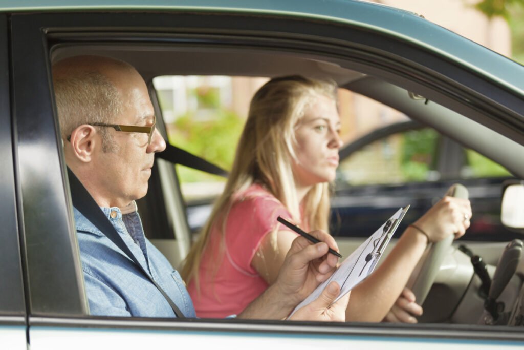 Study Finds Gen Zs As the "Riskiest" Drivers on the Road