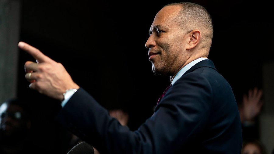 Jeffries says Democrats will ‘definitely’ win back House control in 2026